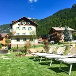 Cesa Planber Mountain View Bike Friendly Bed & Breakfast Canazei