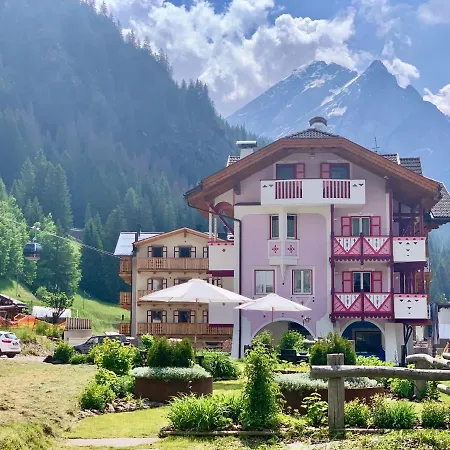 Bed and Breakfast Cesa Planber Mountain View Ski-in Ski-out Canazei