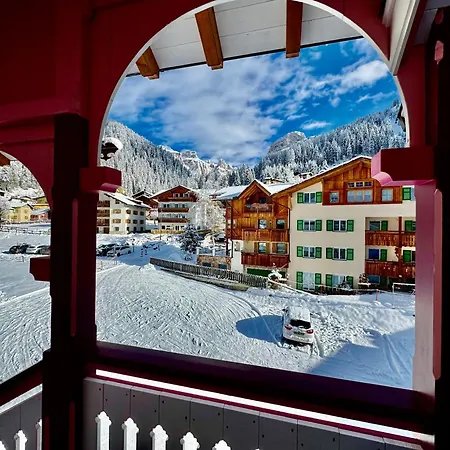 Cesa Planber Mountain View Ski-in Ski-out Canazei