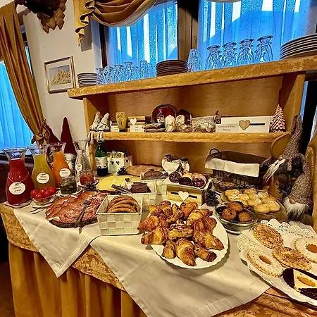 Cesa Planber Mountain View Bike Friendly Bed & Breakfast