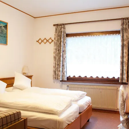 Cesa Planber Mountain View Ski-in Ski-out Bed & Breakfast