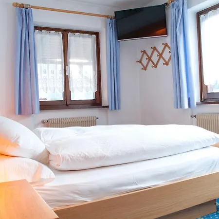 Bed and Breakfast Cesa Planber Mountain View Ski-in Ski-out Canazei