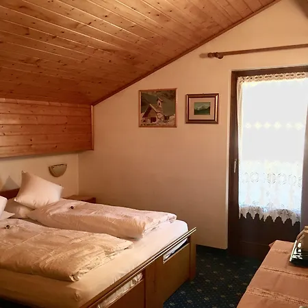 Cesa Planber Mountain View Ski-in Ski-out Bed & Breakfast