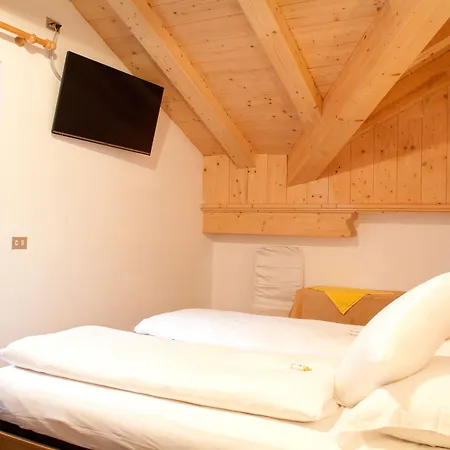 Bed and Breakfast Cesa Planber Mountain View Ski-in Ski-out Canazei