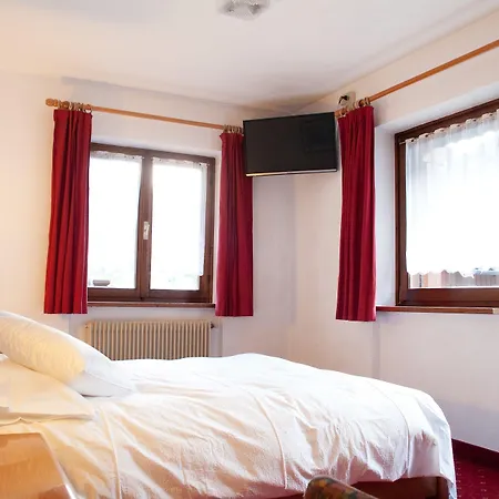 Cesa Planber Mountain View Ski-in Ski-out 4* Canazei