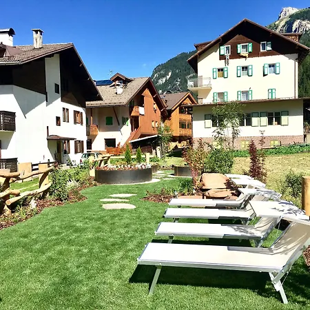 Cesa Planber Mountain View Ski-in Ski-out 4* Canazei