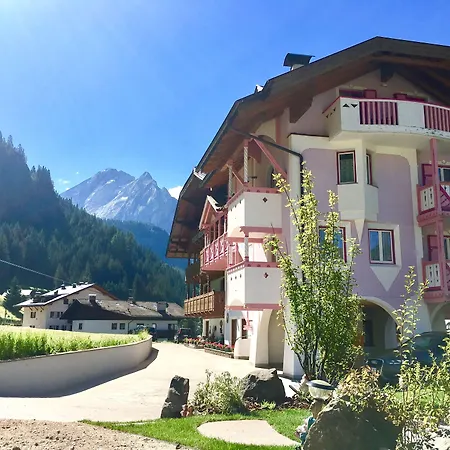 Bed and Breakfast Cesa Planber Mountain View Ski-in Ski-out