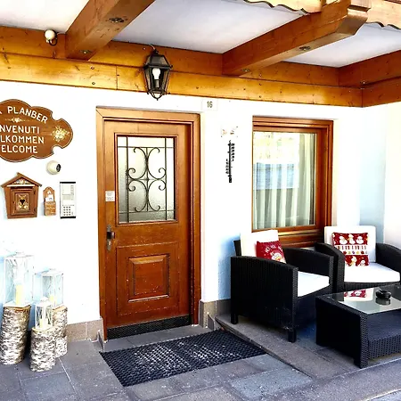 Cesa Planber Mountain View Ski-in Ski-out Канацеї