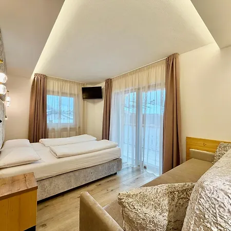 Cesa Planber Mountain View Ski-in Ski-out Готель типу 