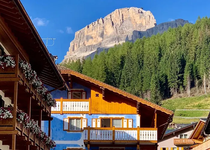 Cesa Planber Mountain View Ski-in Ski-out 4* Canazei