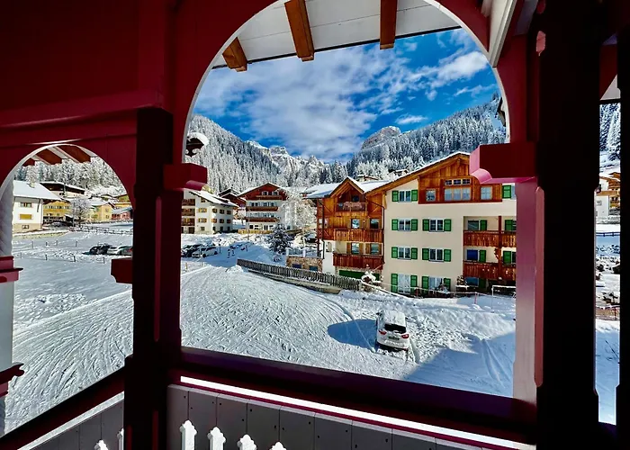 Cesa Planber Mountain View Ski-in Ski-out Canazei