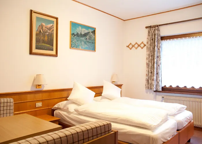Cesa Planber Mountain View Ski-in Ski-out Bed & Breakfast Canazei