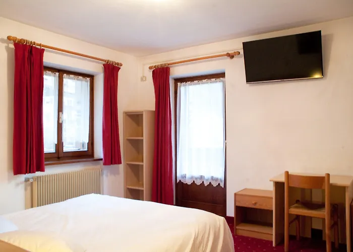 Cesa Planber Mountain View Ski-in Ski-out Canazei