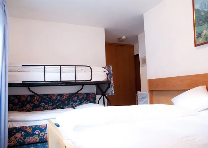 Cesa Planber Mountain View Ski-in Ski-out Bed & Breakfast Canazei