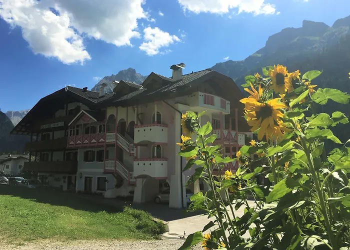 Bed & Breakfast Cesa Planber Mountain View Ski-in Ski-out Canazei