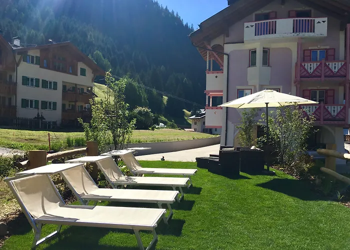 Cesa Planber Mountain View Ski-in Ski-out Bed & Breakfast 4*